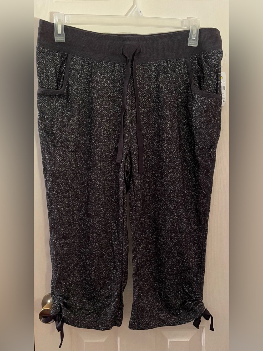 Women’s Plus 1x Black Heather Drawstring Jogger Capri w/pockets NWT